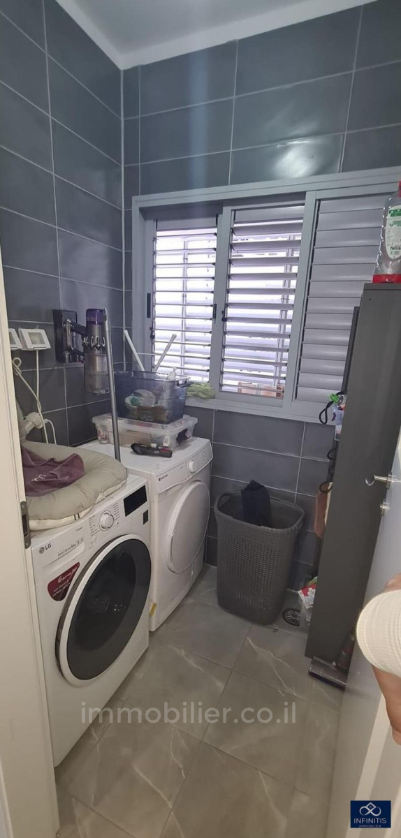 Apartamento 5 cômodos  Ascalão Agamim 527-IBL-129