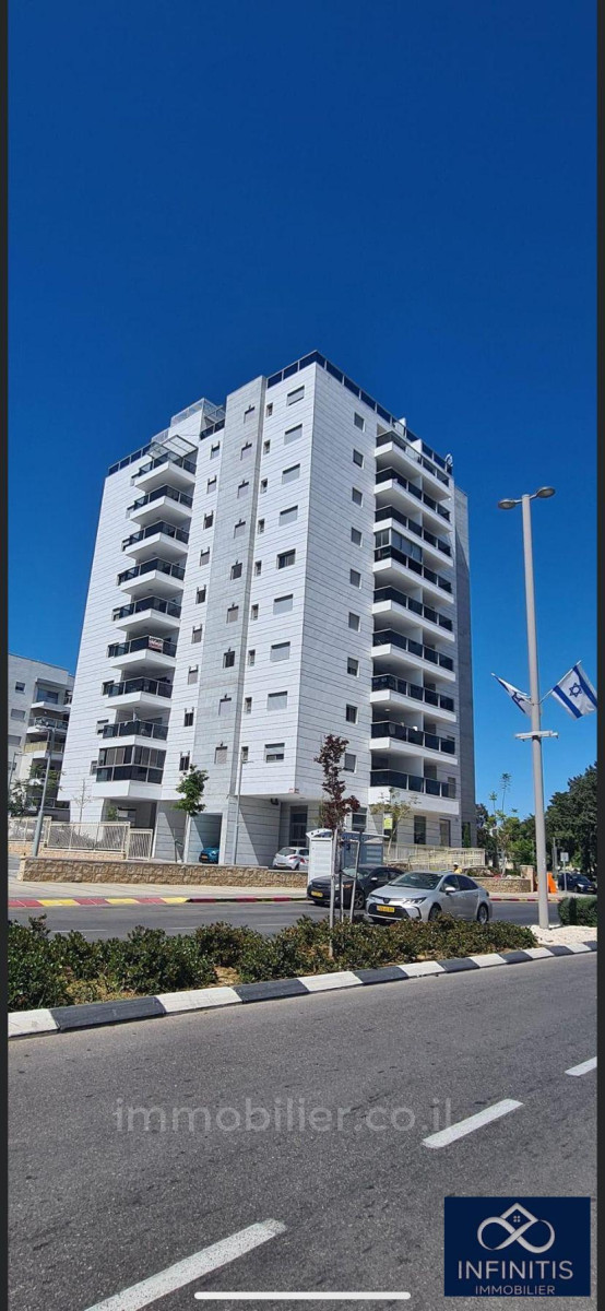 Apartamento 5 cômodos  Ascalão Agamim 527-IBL-129