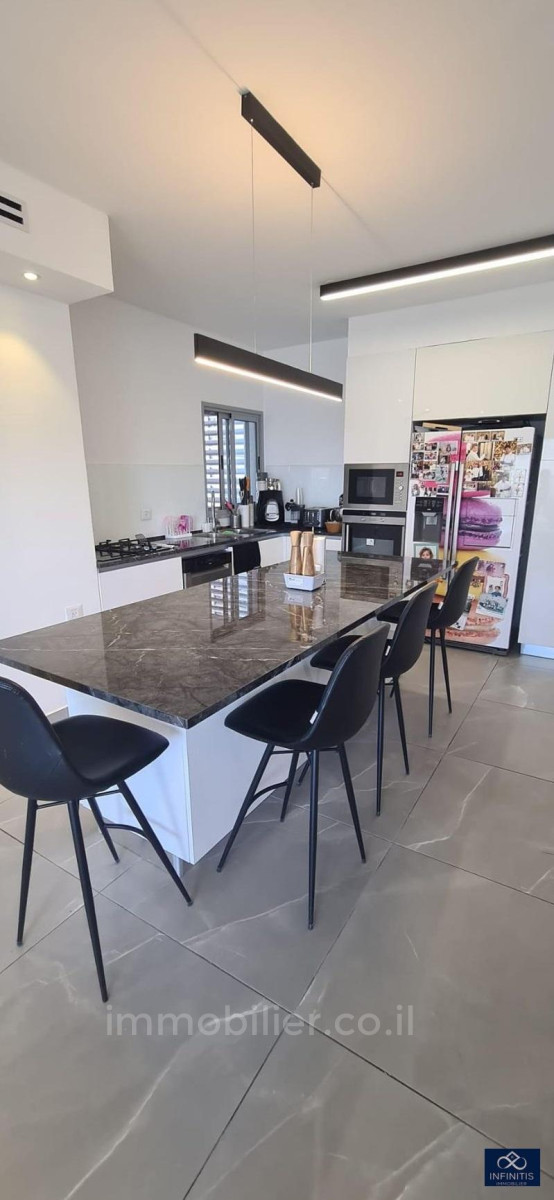 Apartamento 5 cômodos  Ascalão Agamim 527-IBL-129