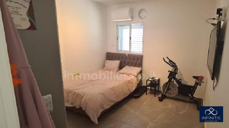 Apartamento 5 cômodos  Ascalão Agamim 527-IBL-129