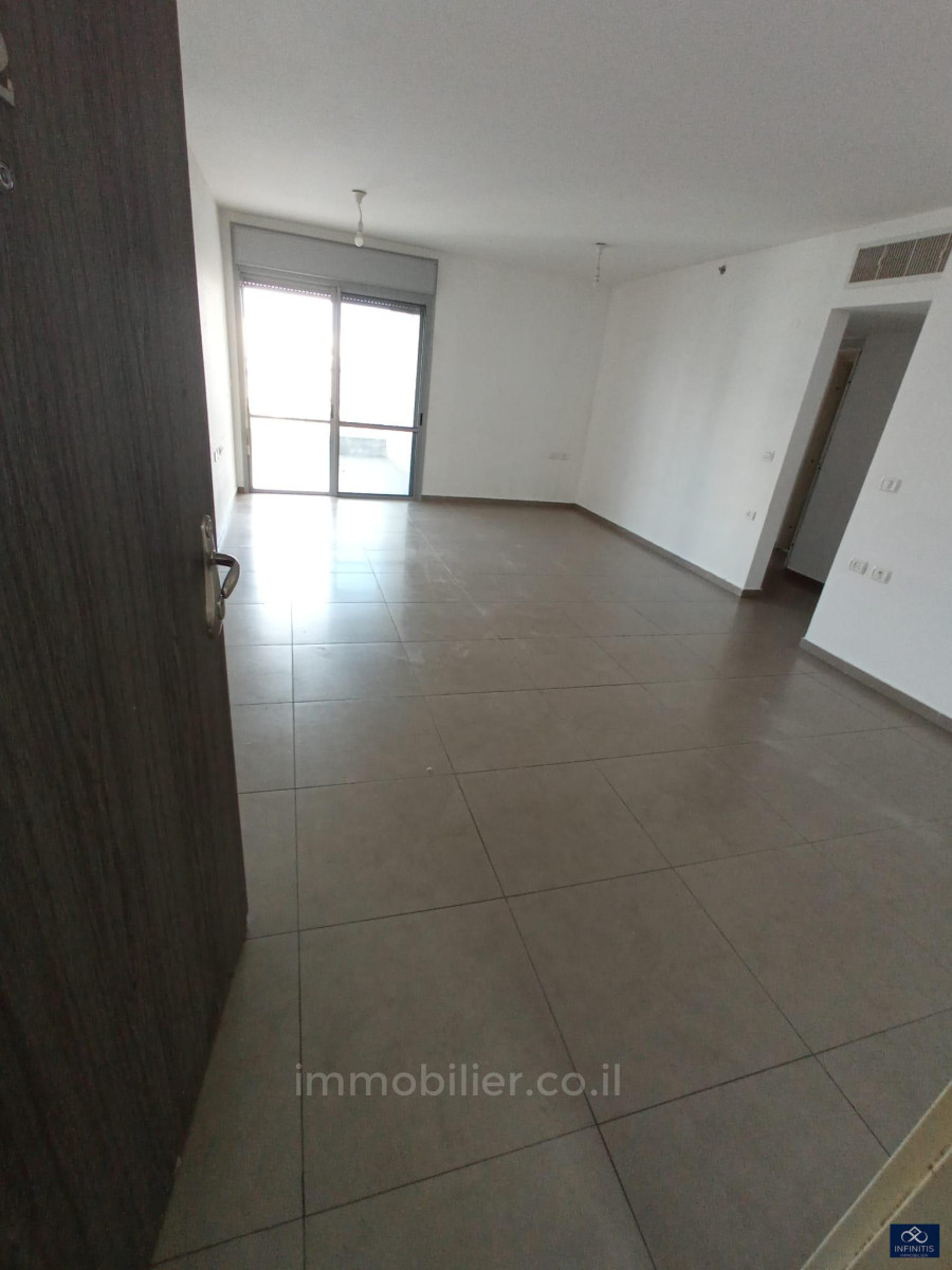 Apartamento 4 cômodos  Ascalão City 527-IBL-135