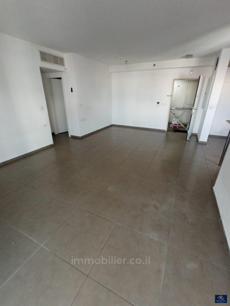 Apartamento 4 cômodos  Ascalão City 527-IBL-135