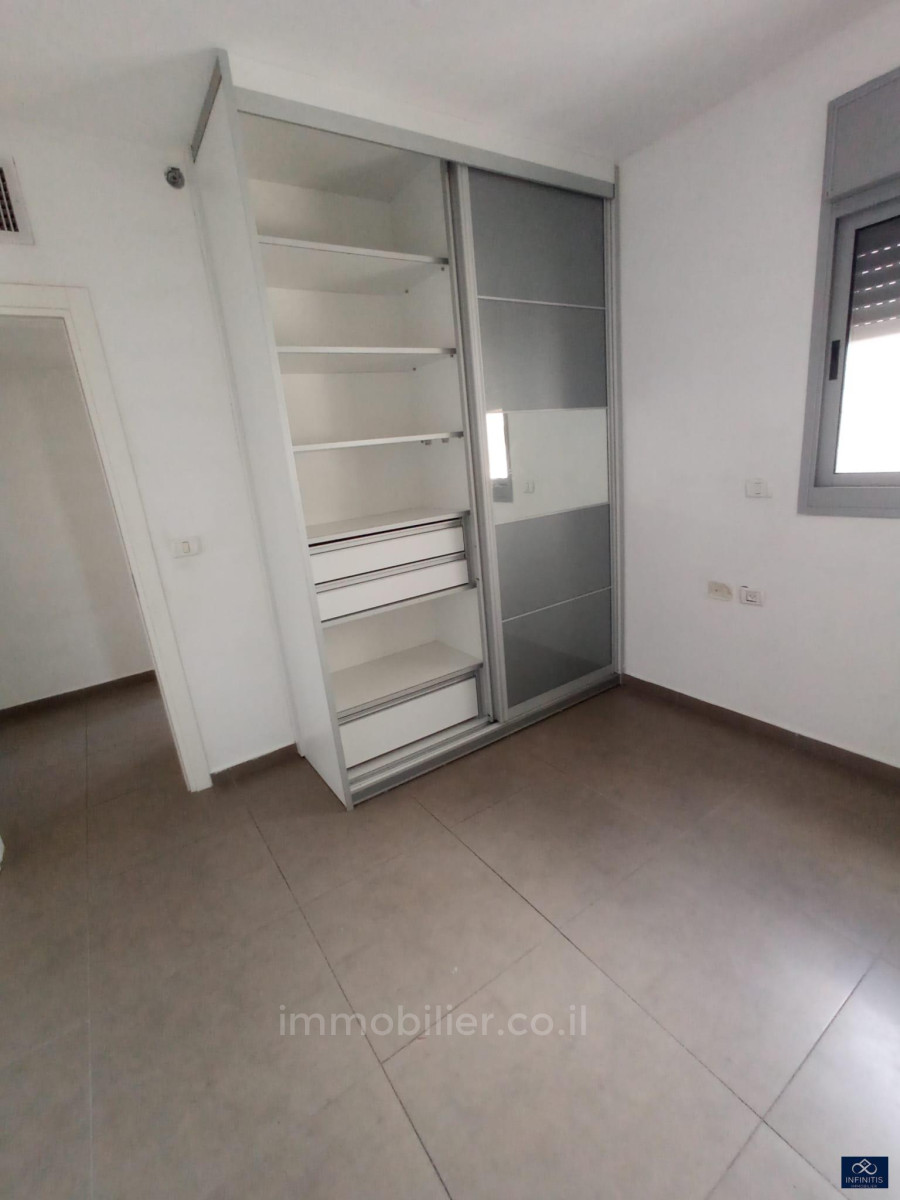 Apartamento 4 cômodos  Ascalão City 527-IBL-135