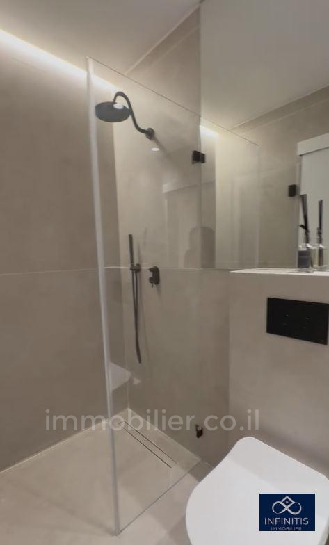 Apartamento 2 cômodos  Tel Aviv Lev Tel-Aviv 527-IBL-58