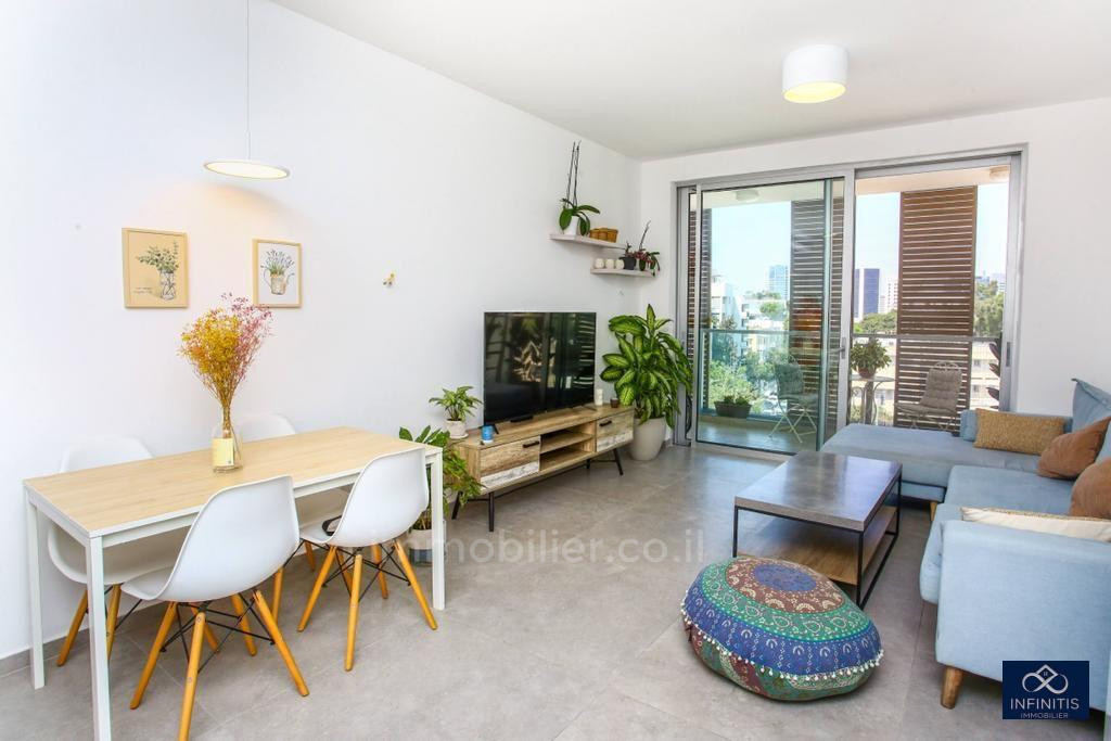 Apartamento 3 cômodos  Tel Aviv Lev Tel-Aviv 527-IBL-77