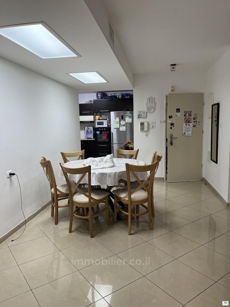 Apartamento 5 cômodos  Ascalão Barnea 529-IBL-34