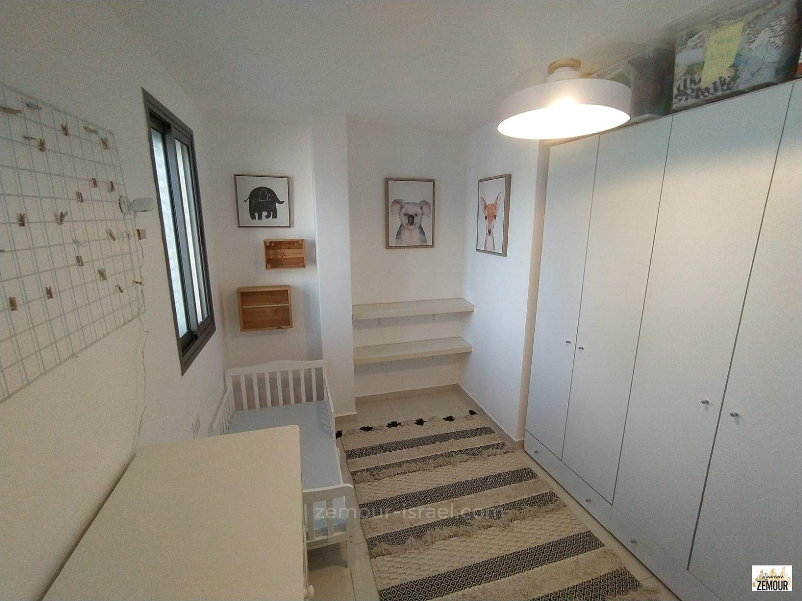 Apartamento 4 cômodos  Raanana Kiryat Veizman 60-IBL-1257