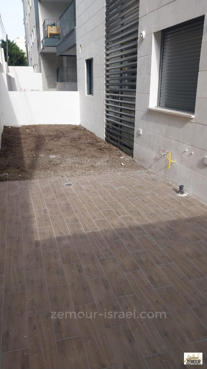 Apartamento garden 3 cômodos  Raanana Est 60-IBL-1260