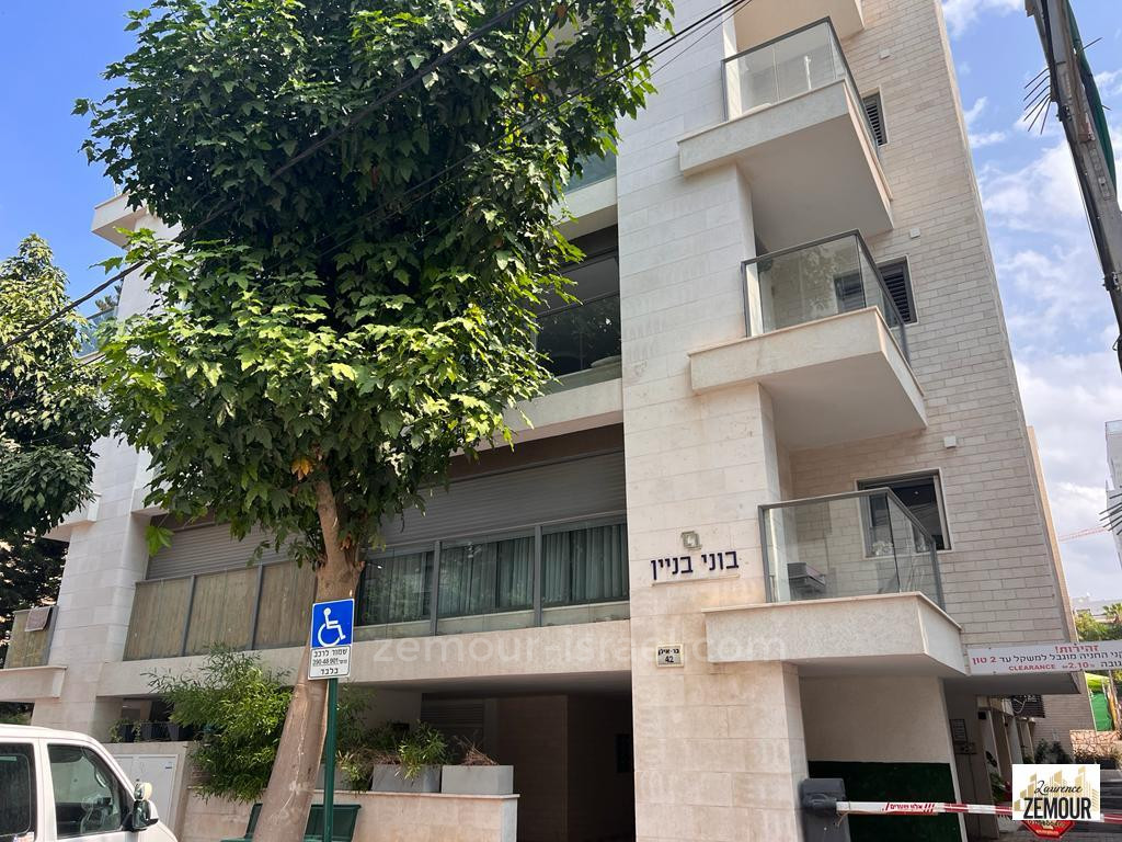 Apartamento 5 cômodos  Raanana Perto de Yad Labanim 60-IBL-1265