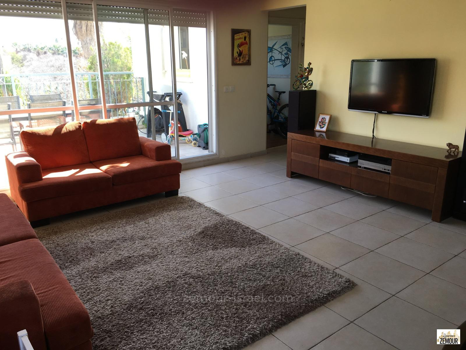 Apartamento 3.5 cômodos  Raanana Kiryat Veizman 60-IBL-1266