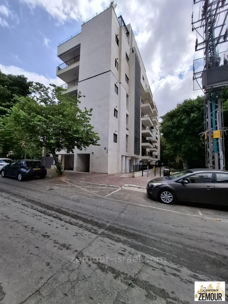 Apartamento 5 cômodos  Raanana Est 60-IBL-1354