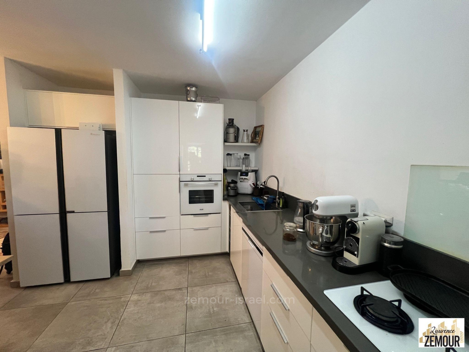 Apartamento 4 cômodos  Herzliya Centro da cidade 60-IBL-1371