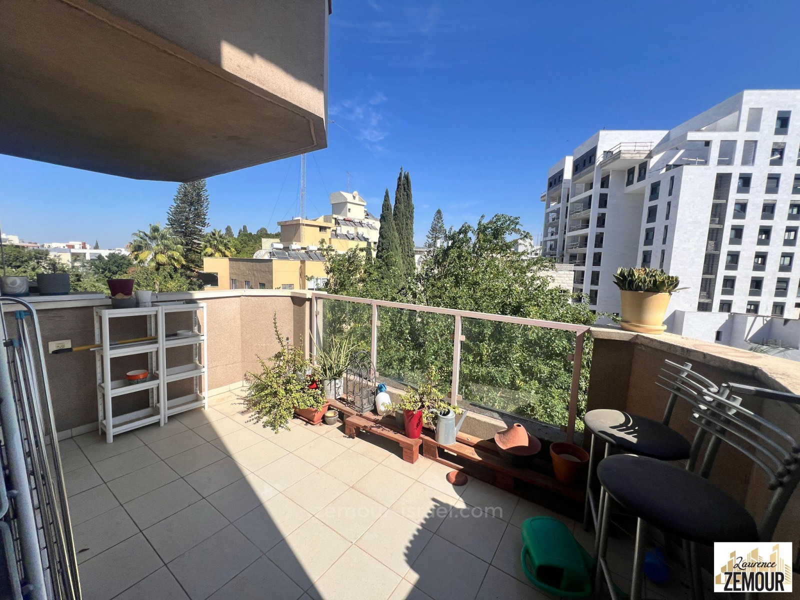 Apartamento 4 cômodos  Herzliya Centro da cidade 60-IBL-1371