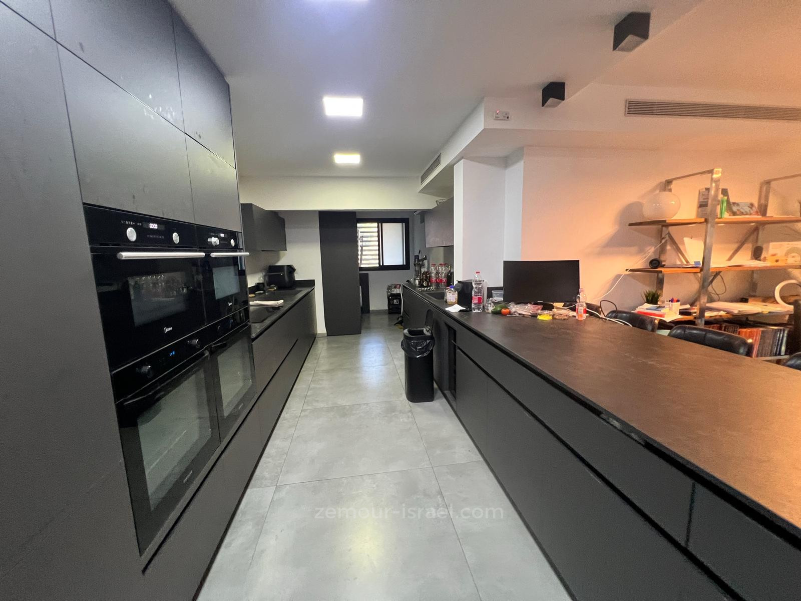 Apartamento 6 cômodos Raanana Perto de Ha-Nessiim 60-IBL-1395