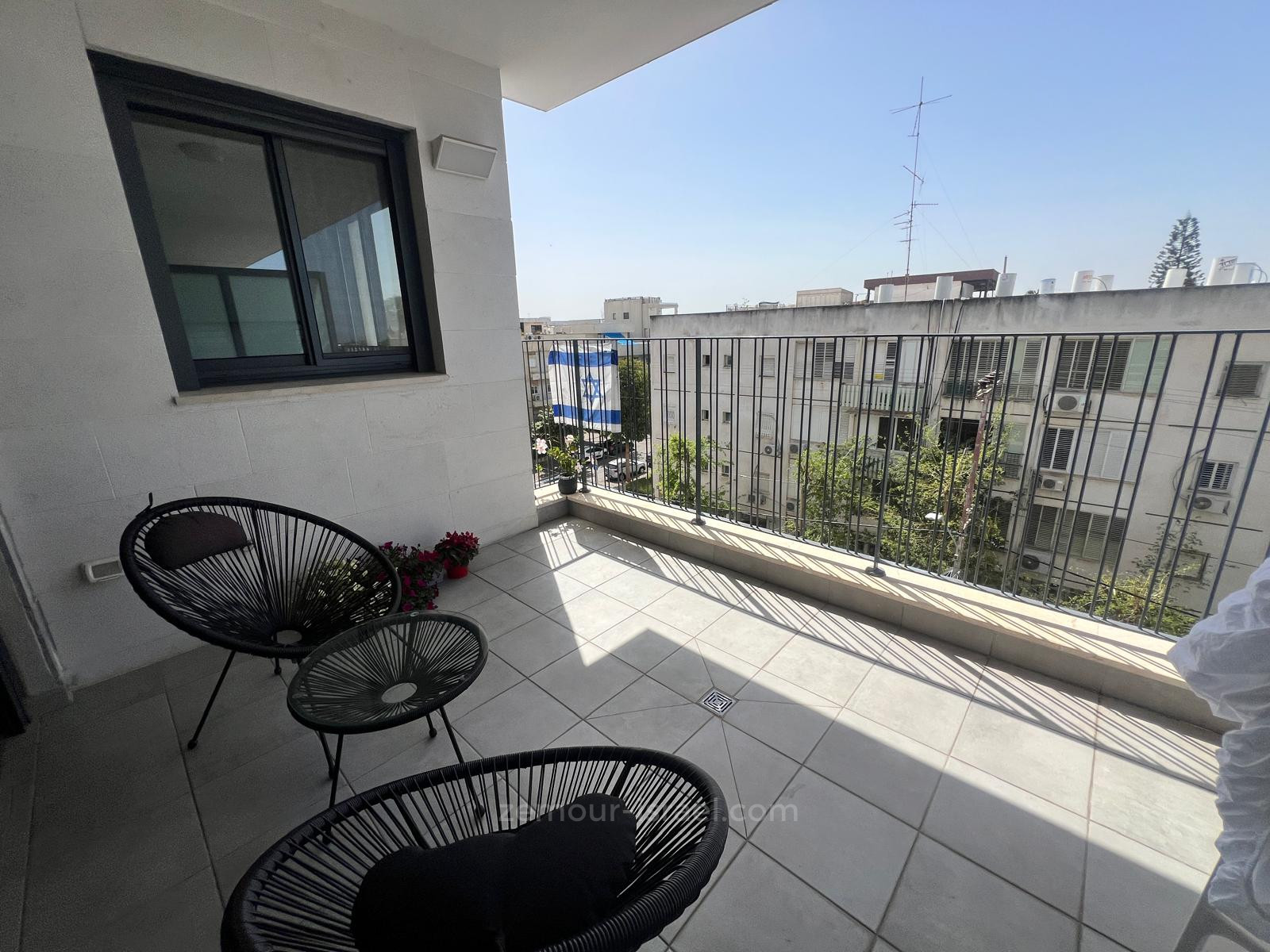 Casarão 5 cômodos Raanana Raanana 60-IBL-1411