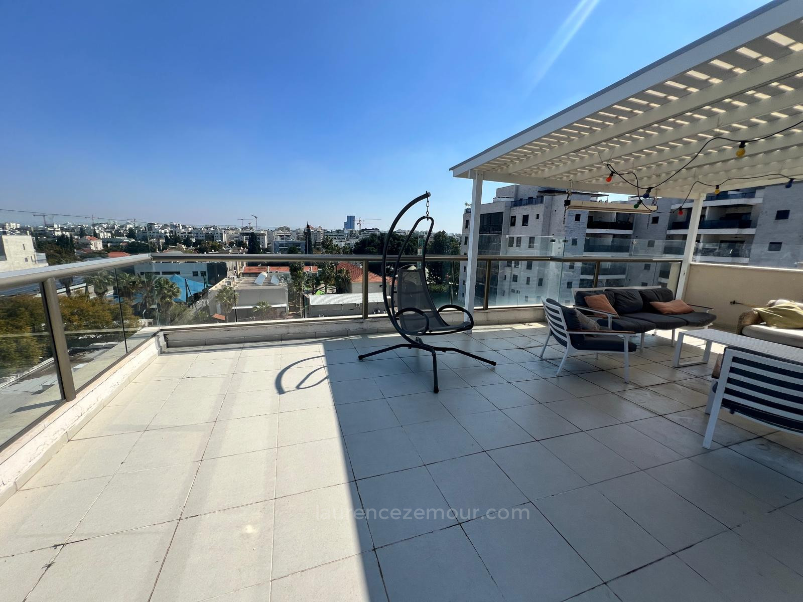 Duplex 5 cômodos Raanana Perto de Ha-Nessiim 60-IBL-1429