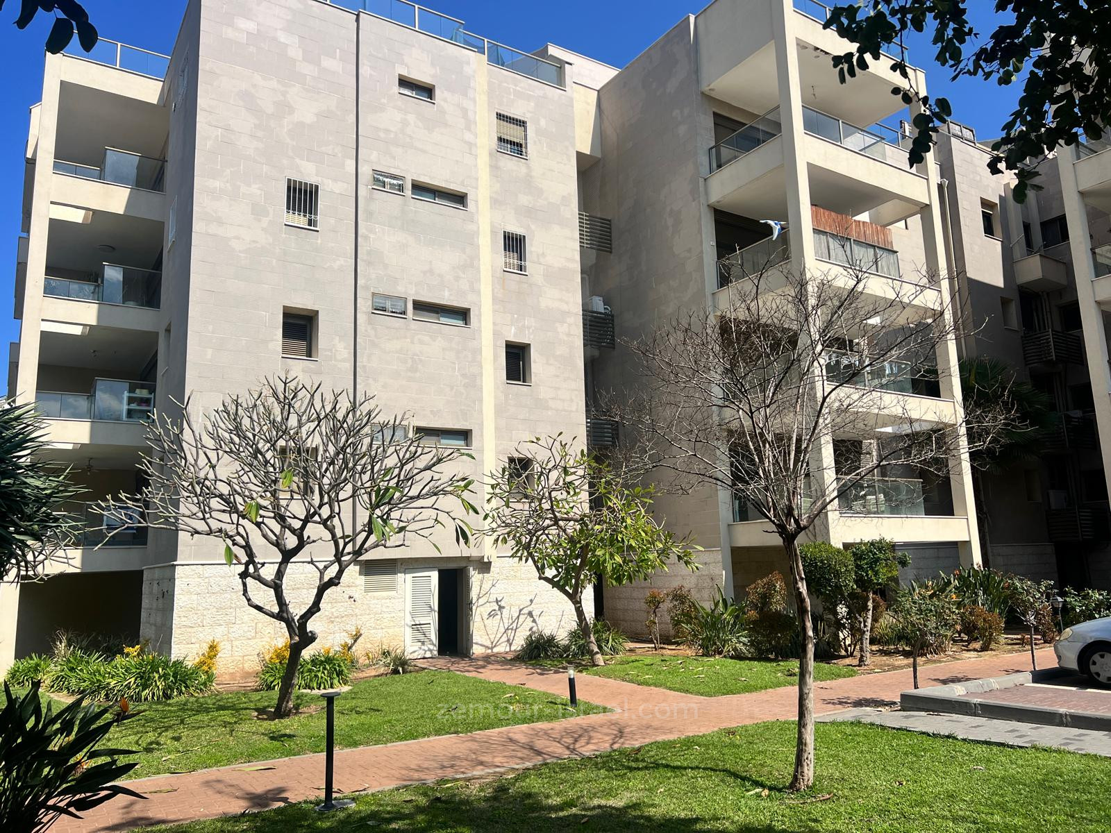 Duplex 5 cômodos Raanana Perto de Ha-Nessiim 60-IBL-1429