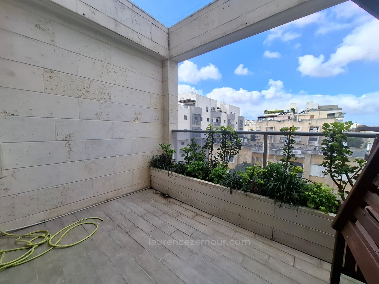 Apartamento 4 cômodos Raanana 2003 60-IBL-1445