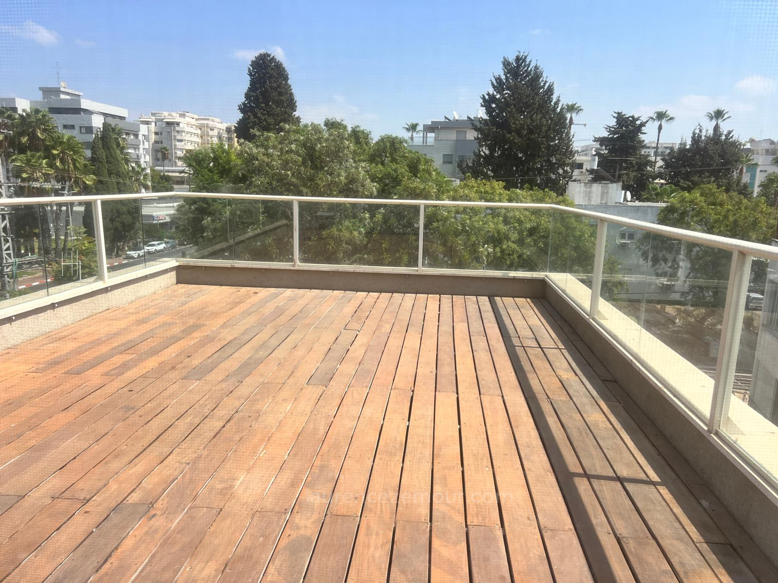 Duplex 6 cômodos Raanana Perto de Yad Labanim 60-IBL-1455