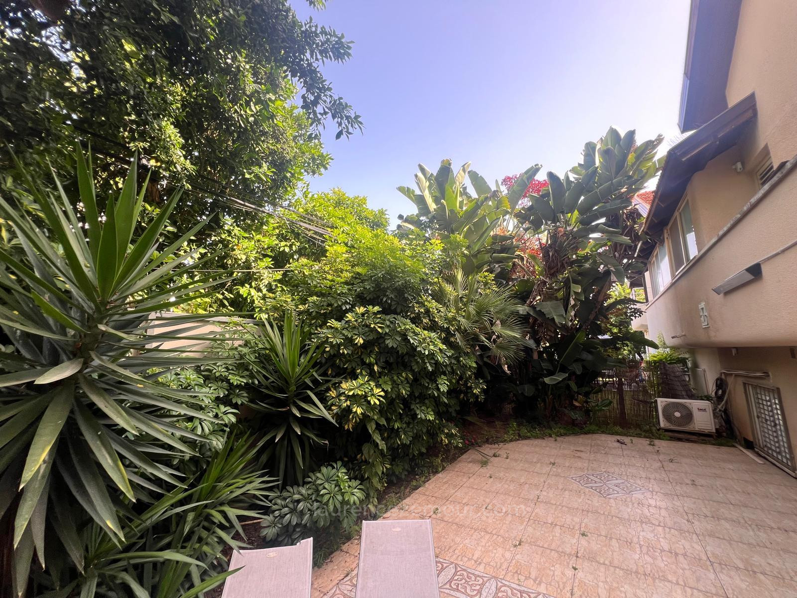 Casa de campo 8 cômodos Raanana Hanessiim 60-IBL-1464