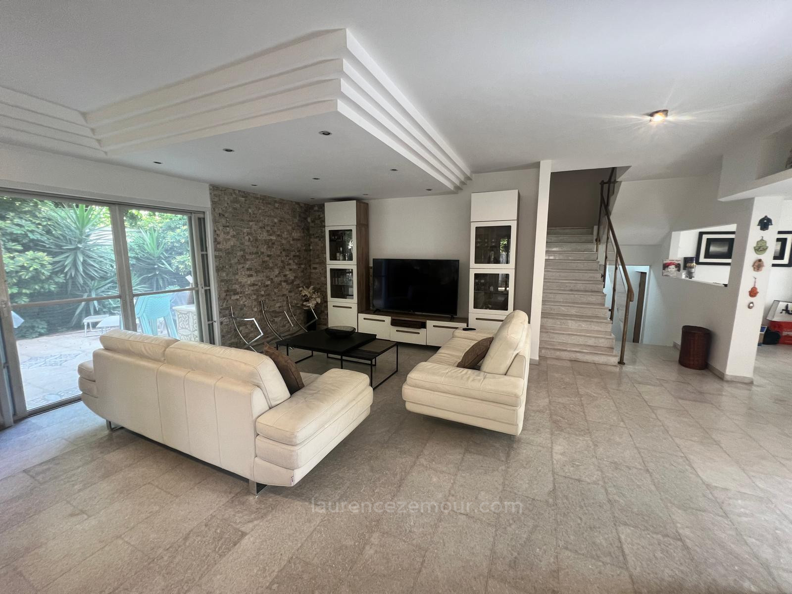 Casa de campo 8 cômodos Raanana Hanessiim 60-IBL-1464