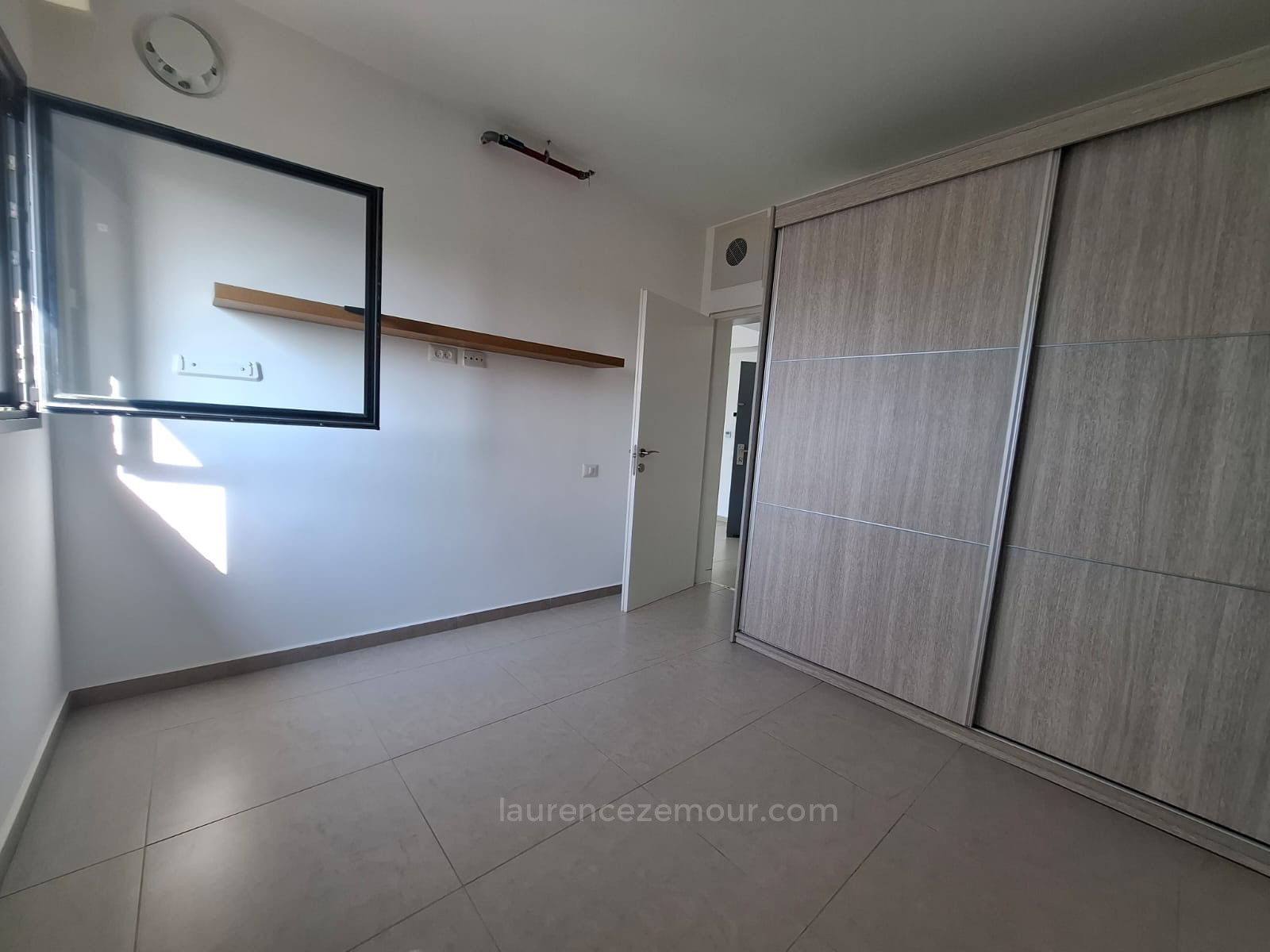 Apartamento 2 cômodos Netanya Centro da cidade 60-IBL-1473
