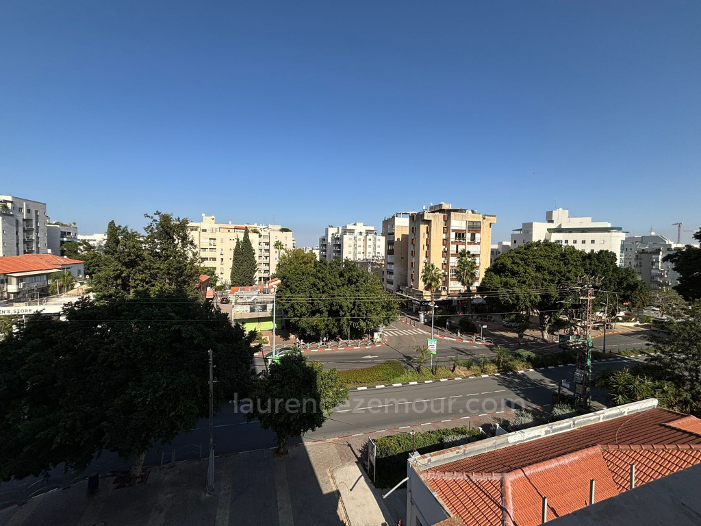 Apartamento 3 cômodos Raanana Est 60-IBL-1480