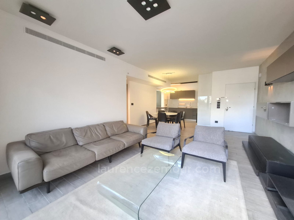 Apartamento 4 cômodos Raanana Est 60-IBL-1494