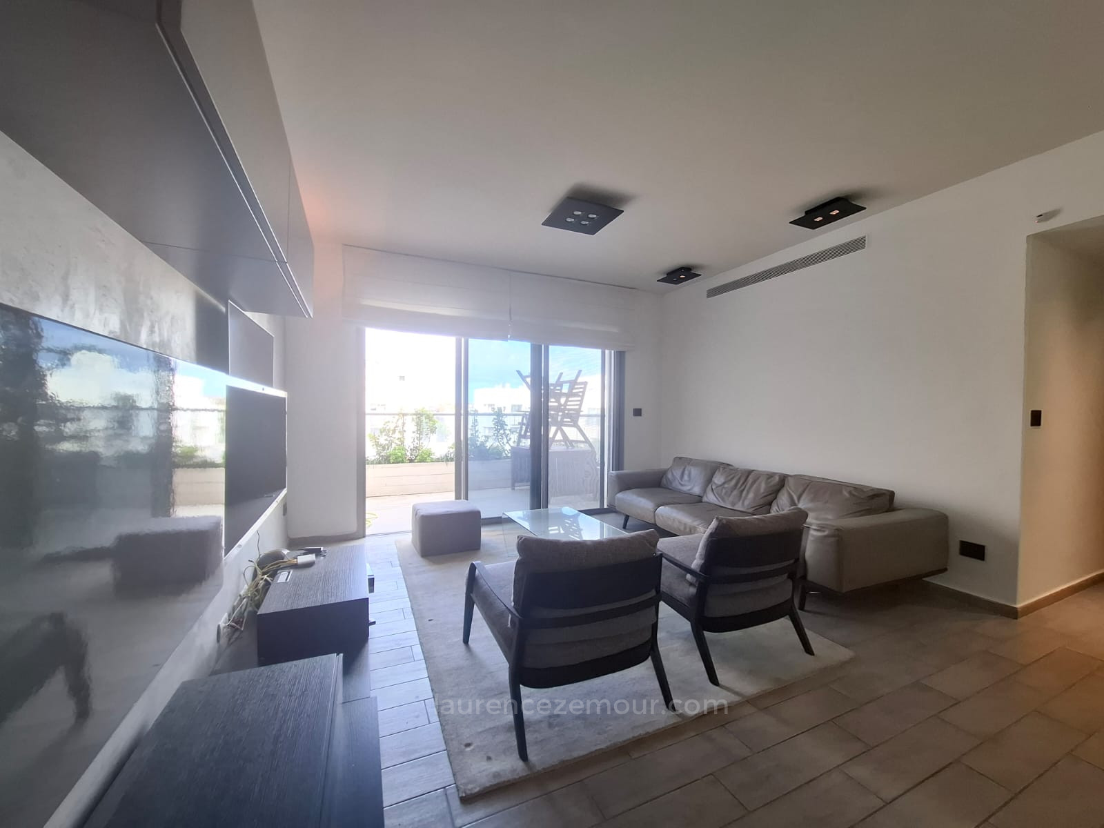 Apartamento 4 cômodos Raanana Est 60-IBL-1494