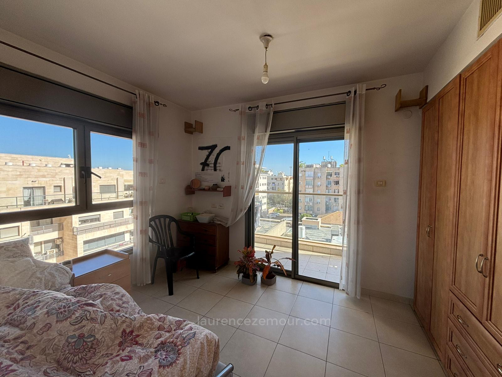 Apartamento 2 cômodos Raanana Perto da prefeitura 60-IBL-1495