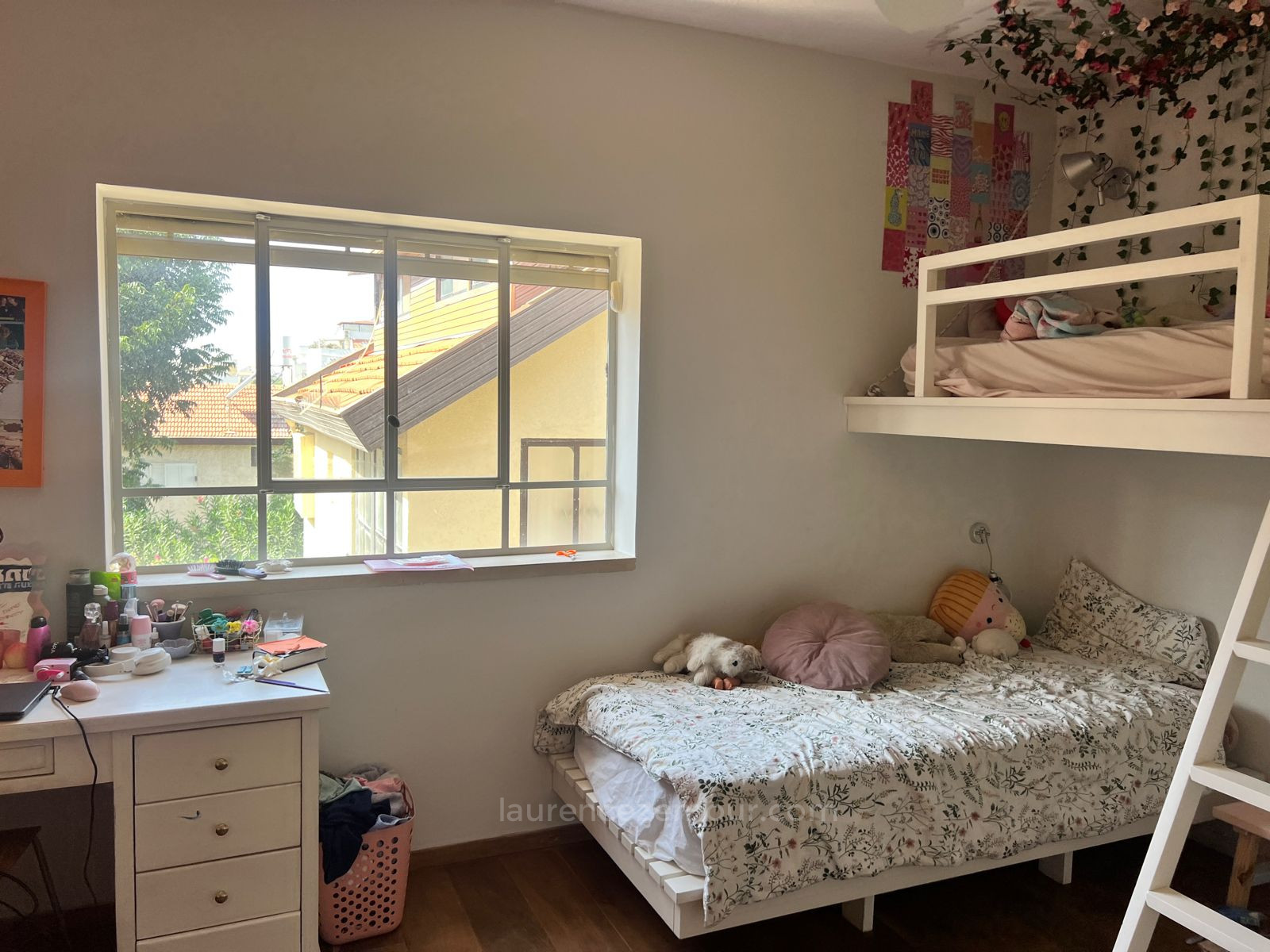 Casa de campo 7.5 cômodos Raanana Perto do centro 60-IBL-1498