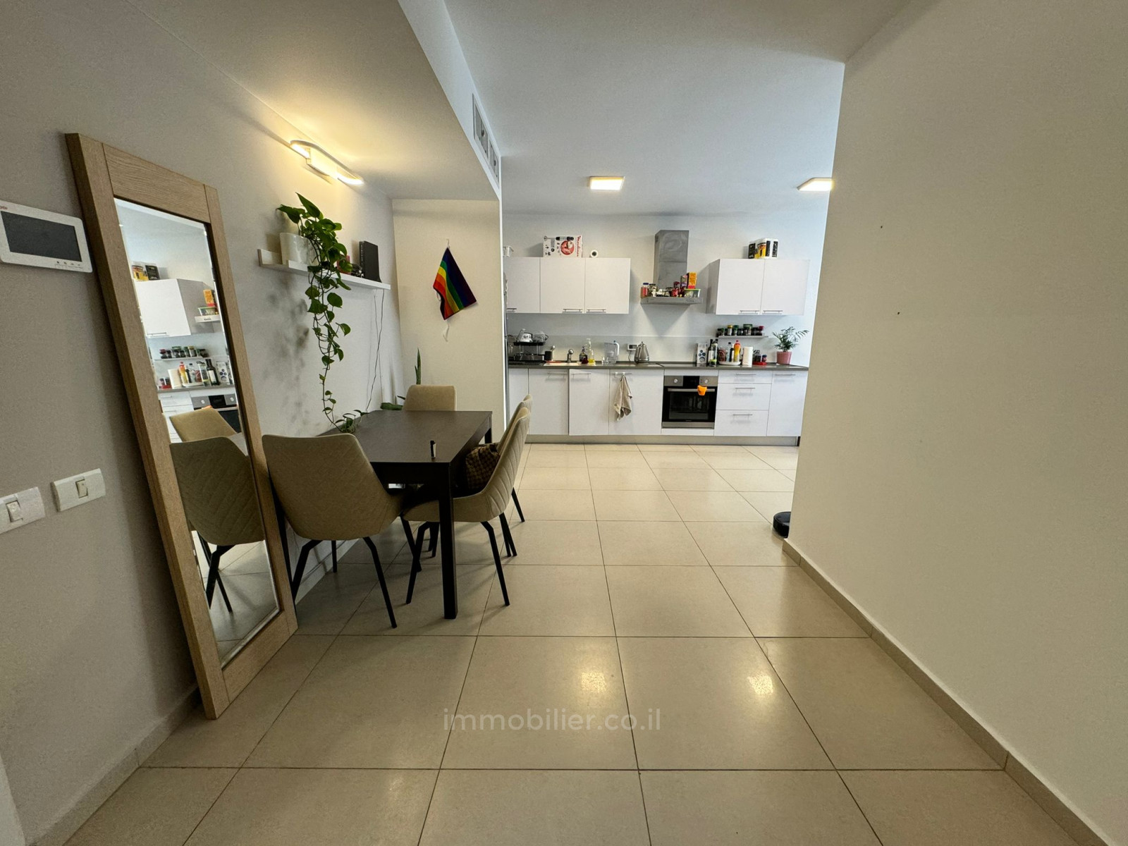 Apartamento 3 cômodos  Tel Aviv Centro da cidade 601-IBL-7