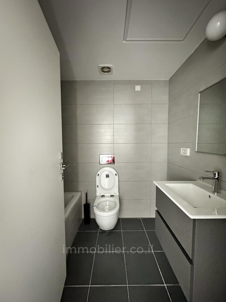 Apartamento 3 cômodos  Tel Aviv Florentine 601-IBL-9