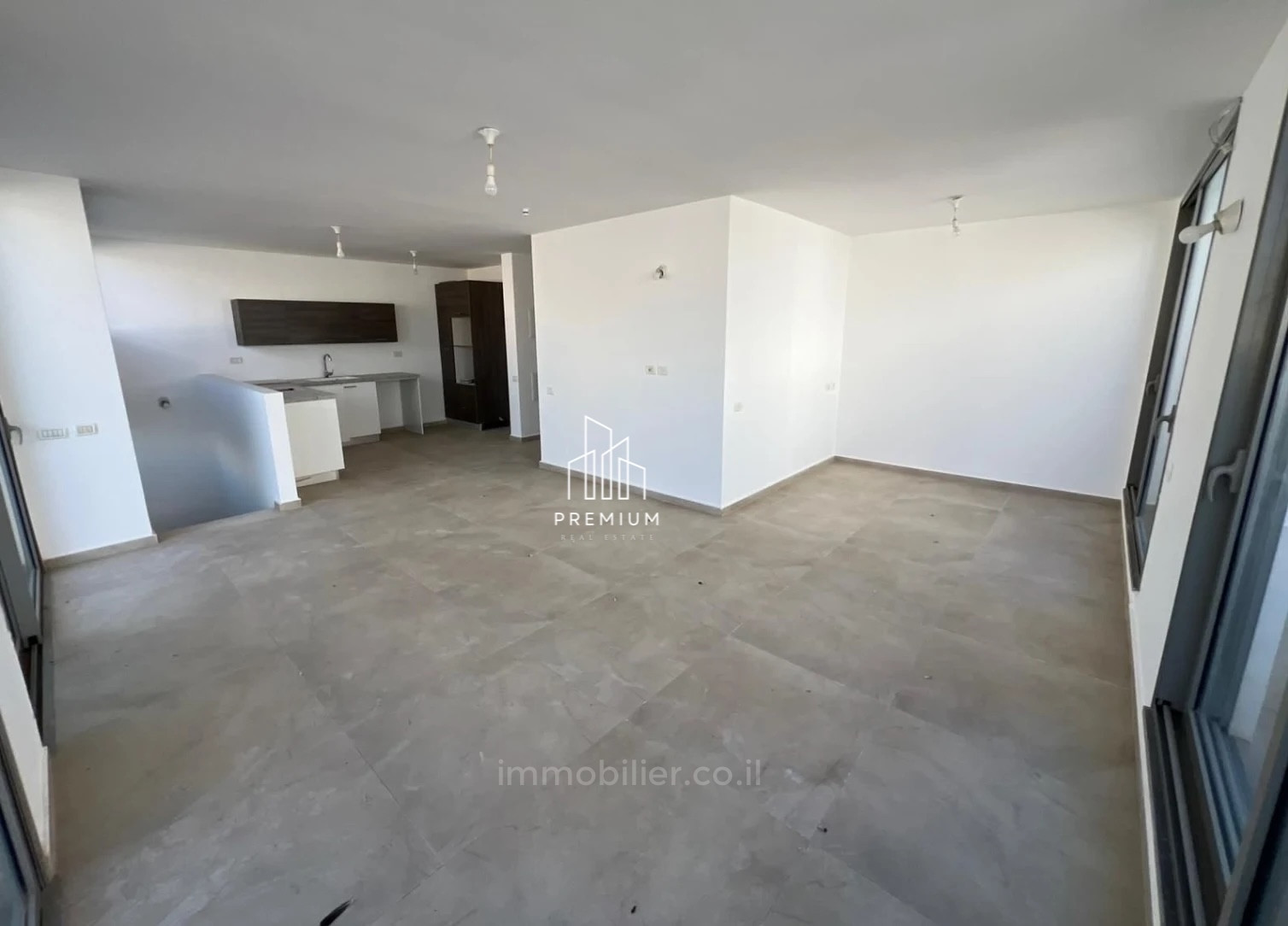 Apartamento 5 cômodos Tel Aviv Dizengof 627-IBL-18