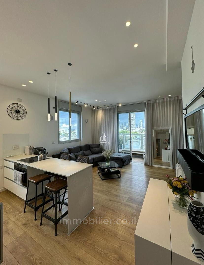 Apartamento 2.5 cômodos Tel Aviv Dizengof 627-IBL-19