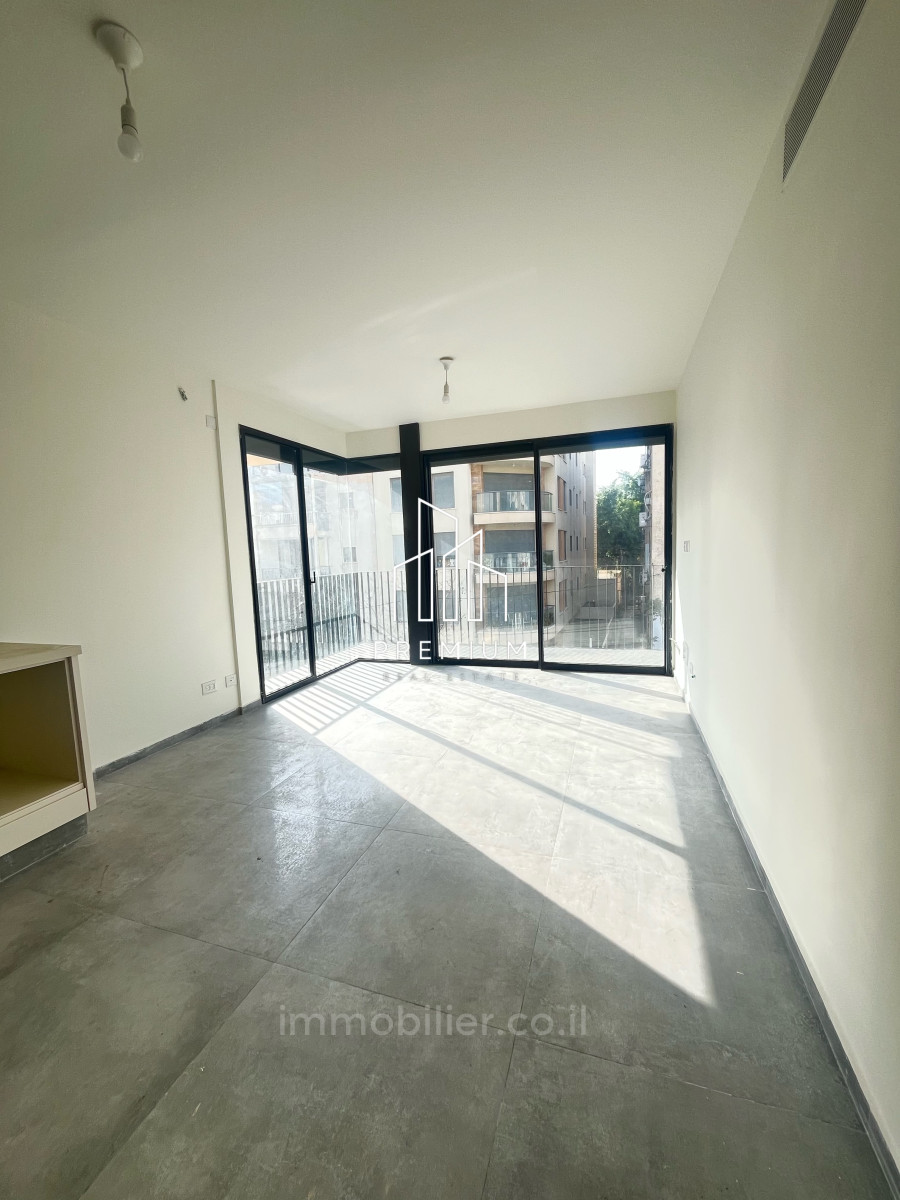 Apartamento 4 cômodos Tel Aviv Lev Tel-Aviv 627-IBL-20