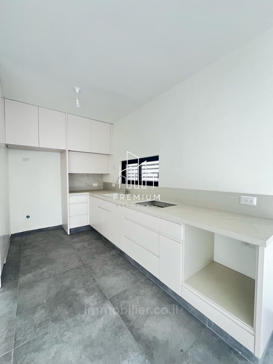 Apartamento 4 cômodos Tel Aviv Lev Tel-Aviv 627-IBL-20