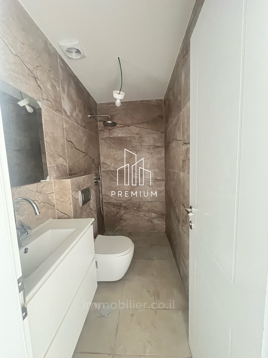 Apartamento 4 cômodos Tel Aviv Lev Tel-Aviv 627-IBL-20