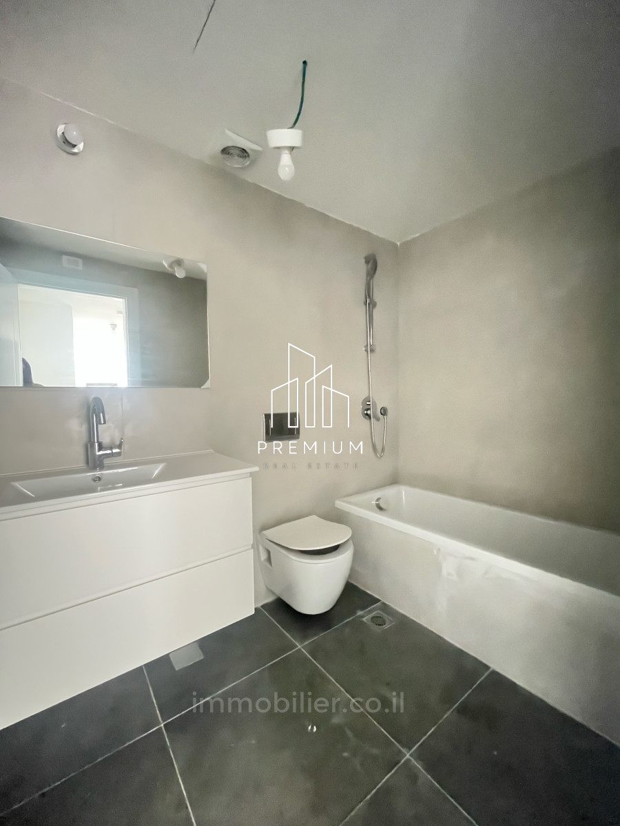 Apartamento 4 cômodos Tel Aviv Lev Tel-Aviv 627-IBL-20