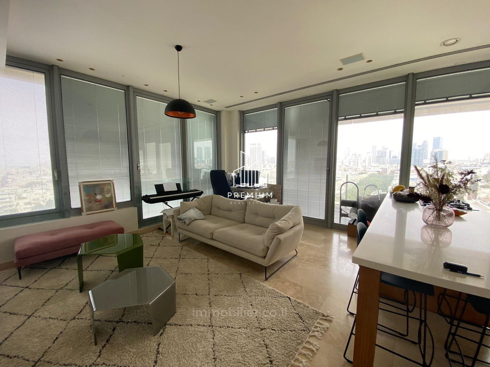 Apartamento 3 cômodos Tel Aviv Dizengof 627-IBL-22