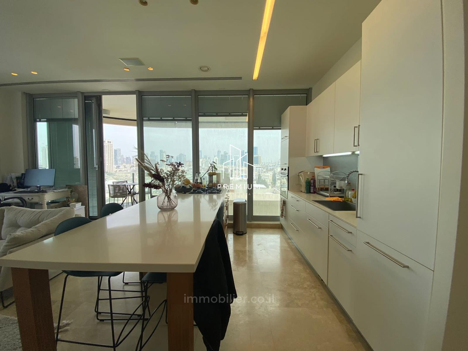 Apartamento 3 cômodos Tel Aviv Dizengof 627-IBL-22