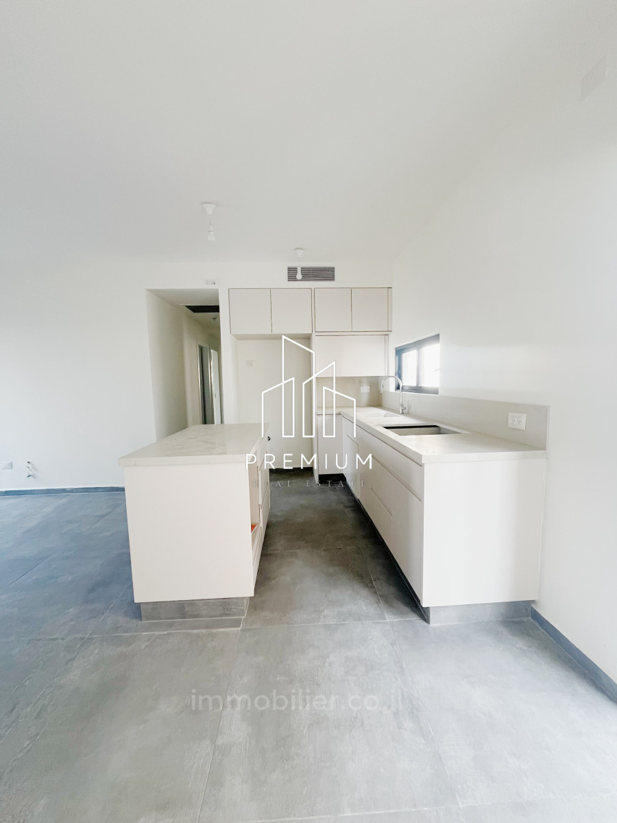 Apartamento 4 cômodos Tel Aviv Lev Tel-Aviv 627-IBL-23