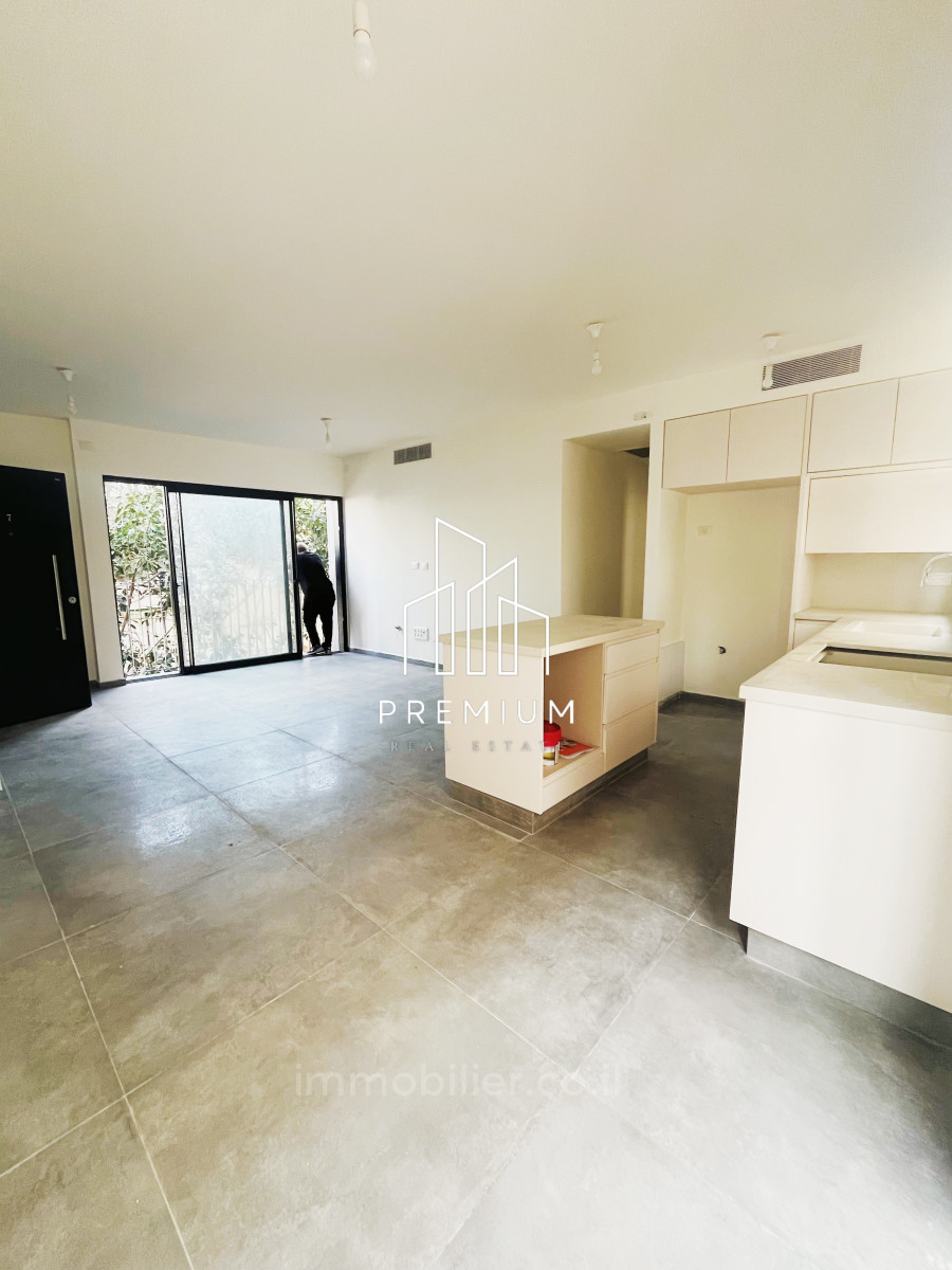 Apartamento 4 cômodos Tel Aviv Lev Tel-Aviv 627-IBL-23