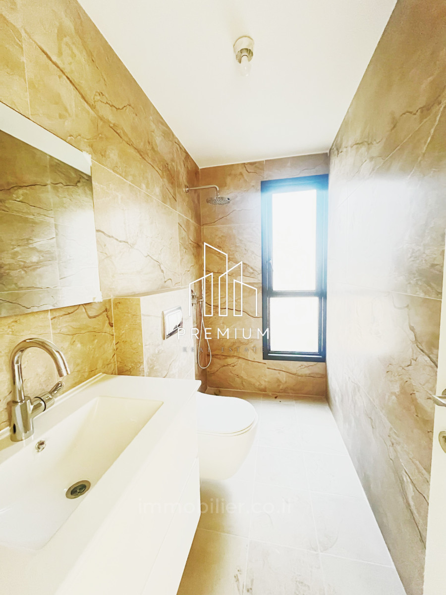 Apartamento 4 cômodos Tel Aviv Lev Tel-Aviv 627-IBL-23