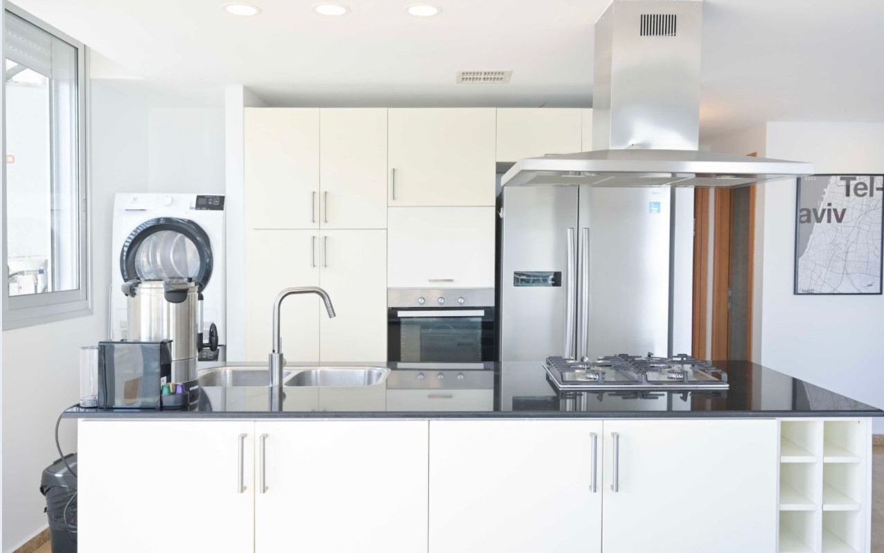 Apartamento 4 cômodos Tel Aviv Primeira linha de mar 627-IBL-28