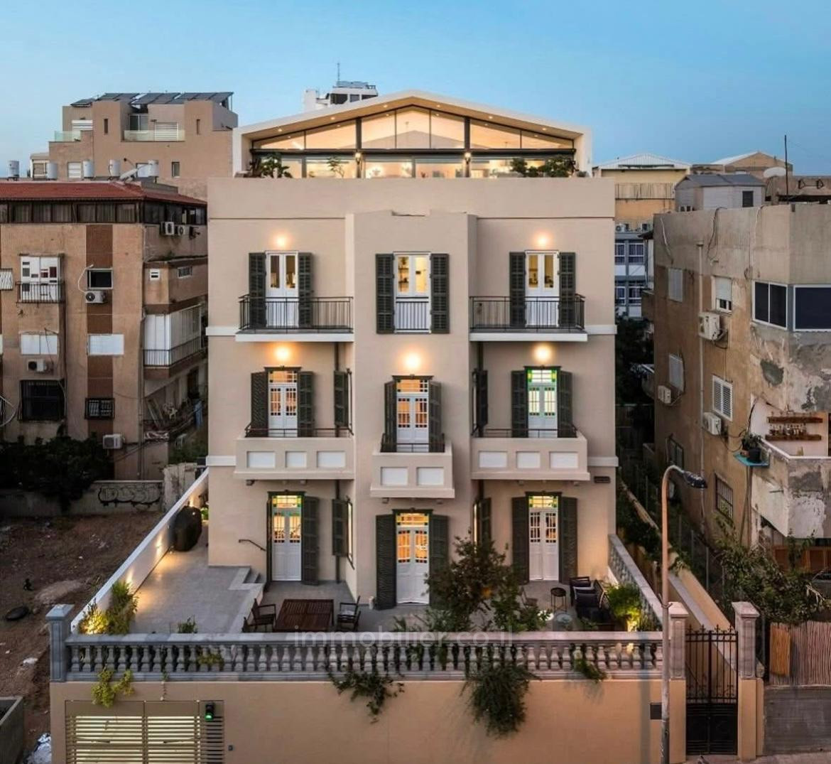 Apartamento 3 cômodos Tel Aviv Primeira linha de mar 627-IBL-29