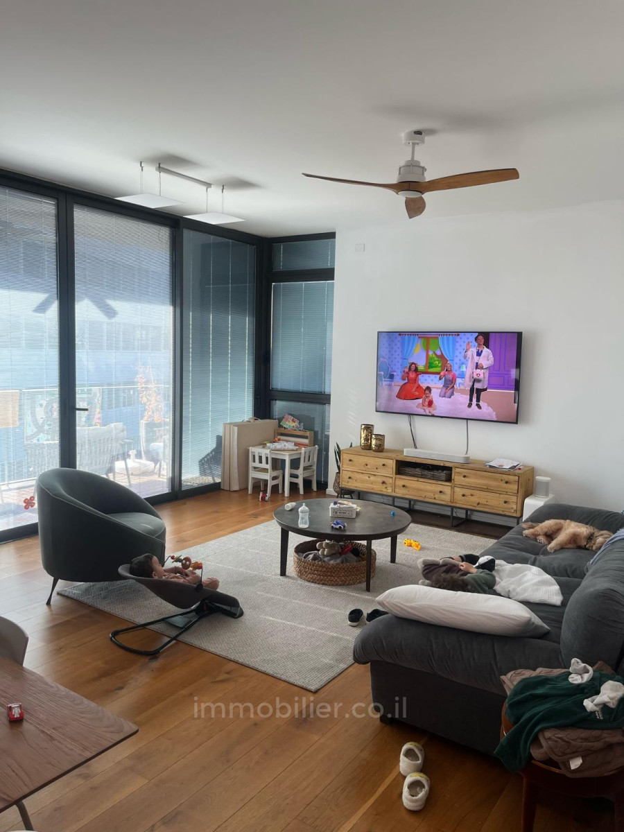 Apartamento 4 cômodos Tel Aviv Primeira linha de mar 627-IBL-33