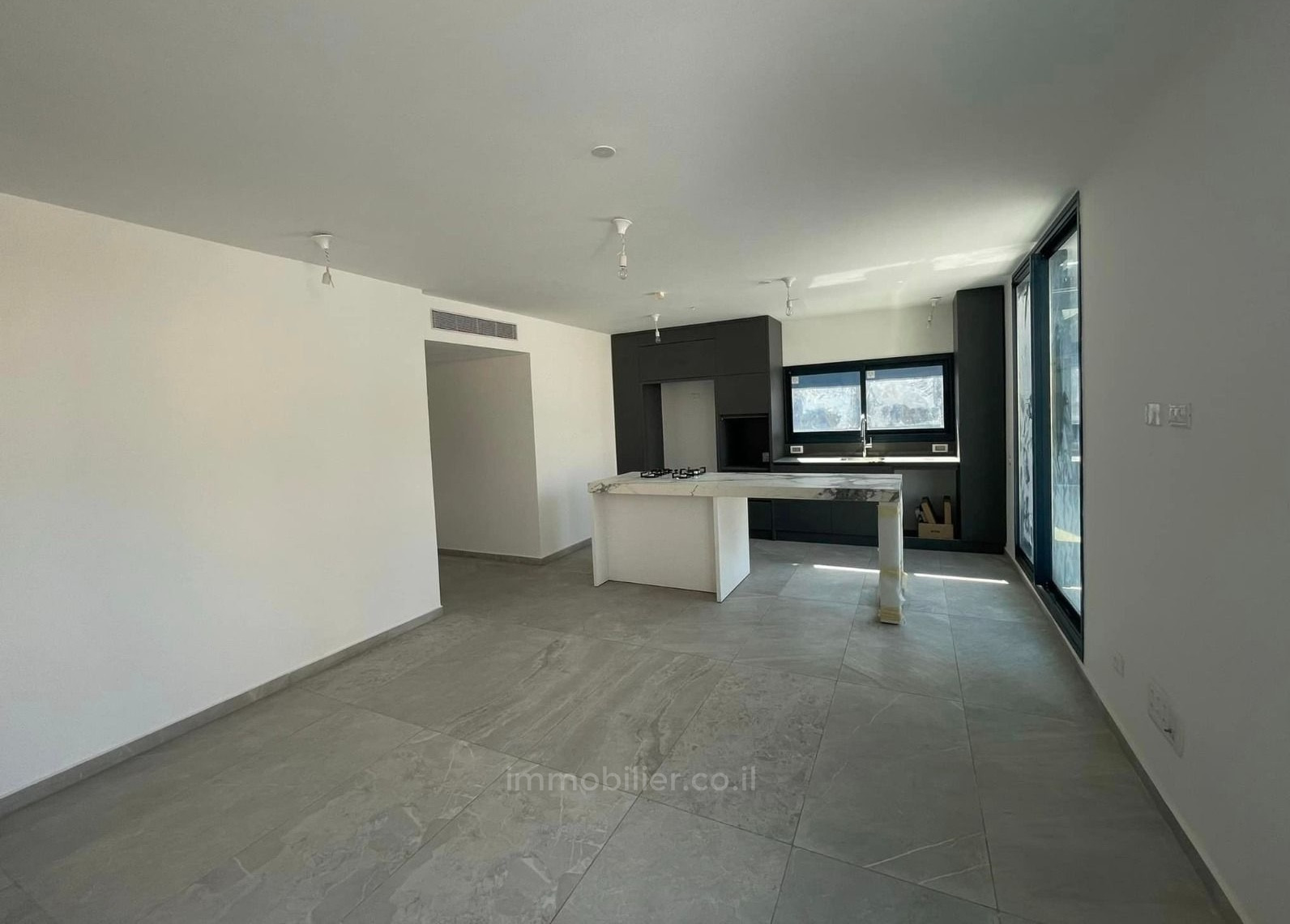 Apartamento 3 cômodos Tel Aviv Florentine 627-IBL-8