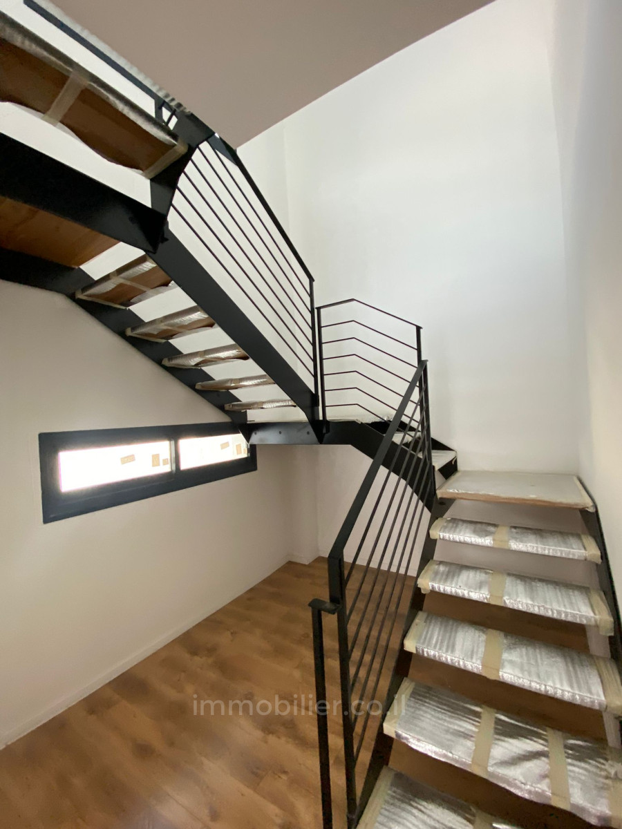 Apartamento 3 cômodos Tel Aviv Florentine 627-IBL-8