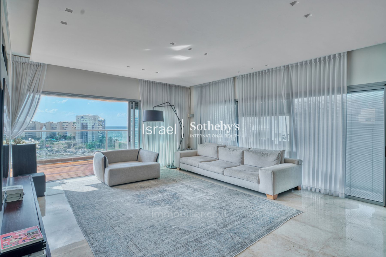 Apartamento 4 cômodos Tel Aviv Tsouk Beach 651-IBL-62